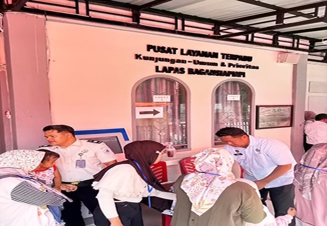 Suasana Haru Warnai Kunjungan Lebaran di Lapas Bagansiapiapi, WBP Dapat Dukungan Moral Keluarga
